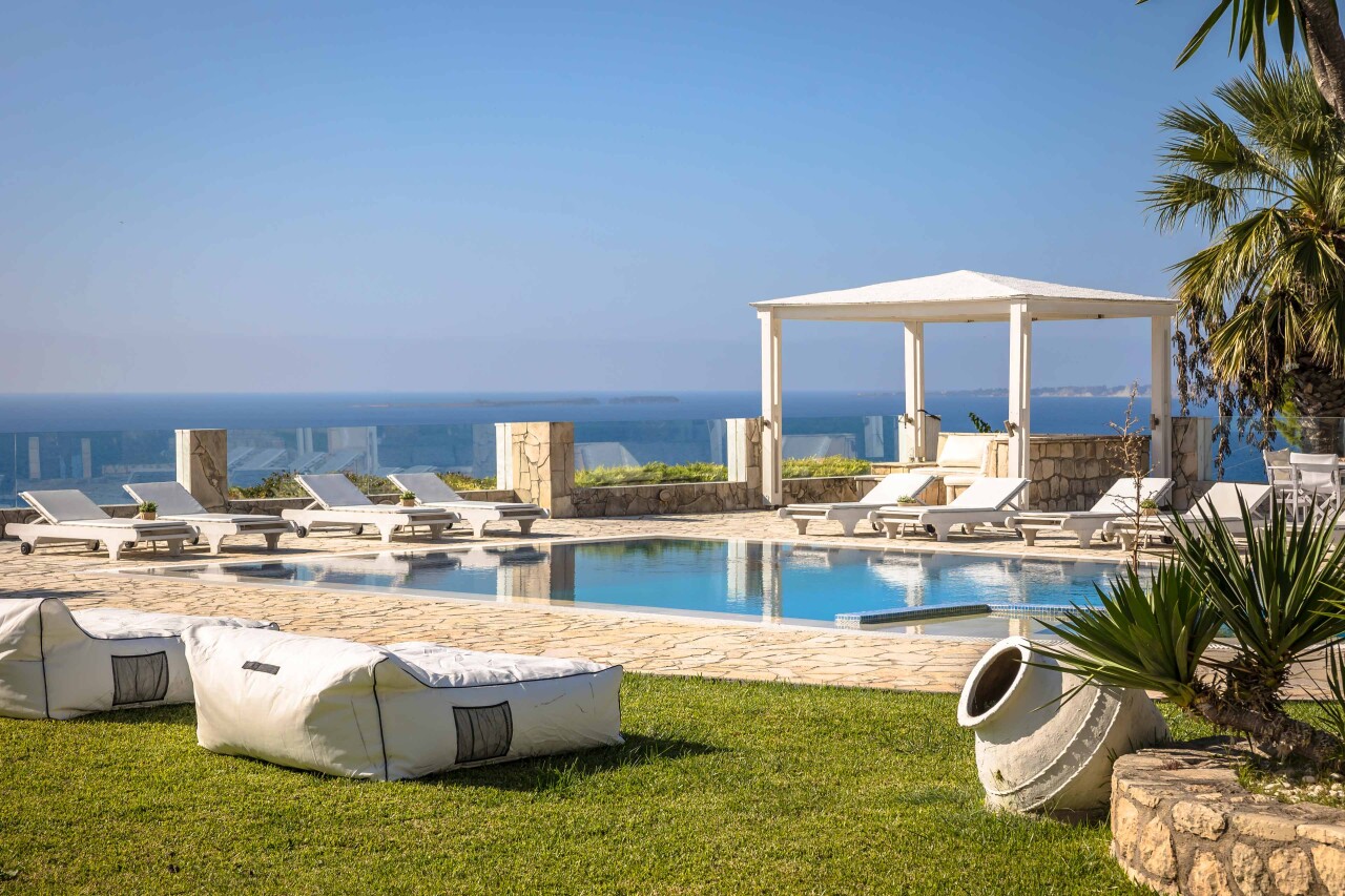 Agnanti Suites